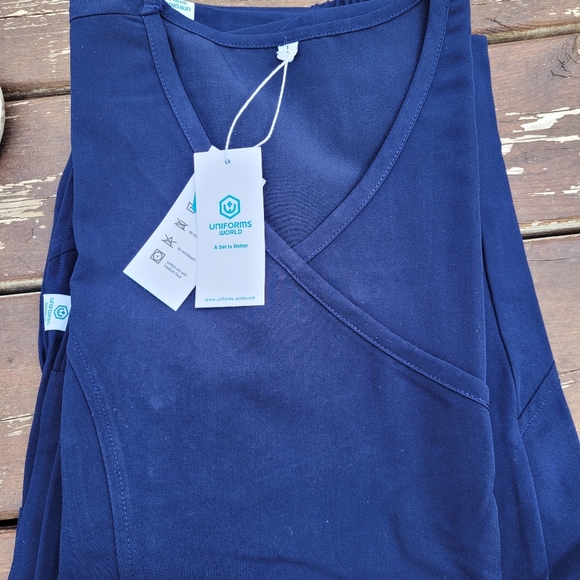 size large scrubs,jogger style - Picture 3 of 3